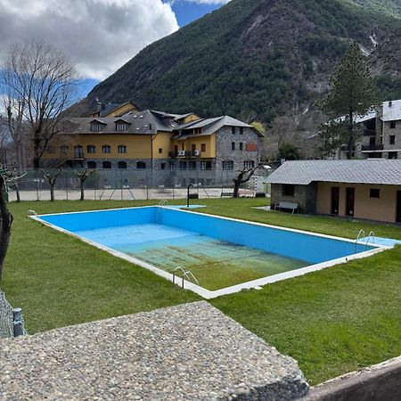 Duplex De Muntanya En Zona Verda A Escaló Eksteriør billede